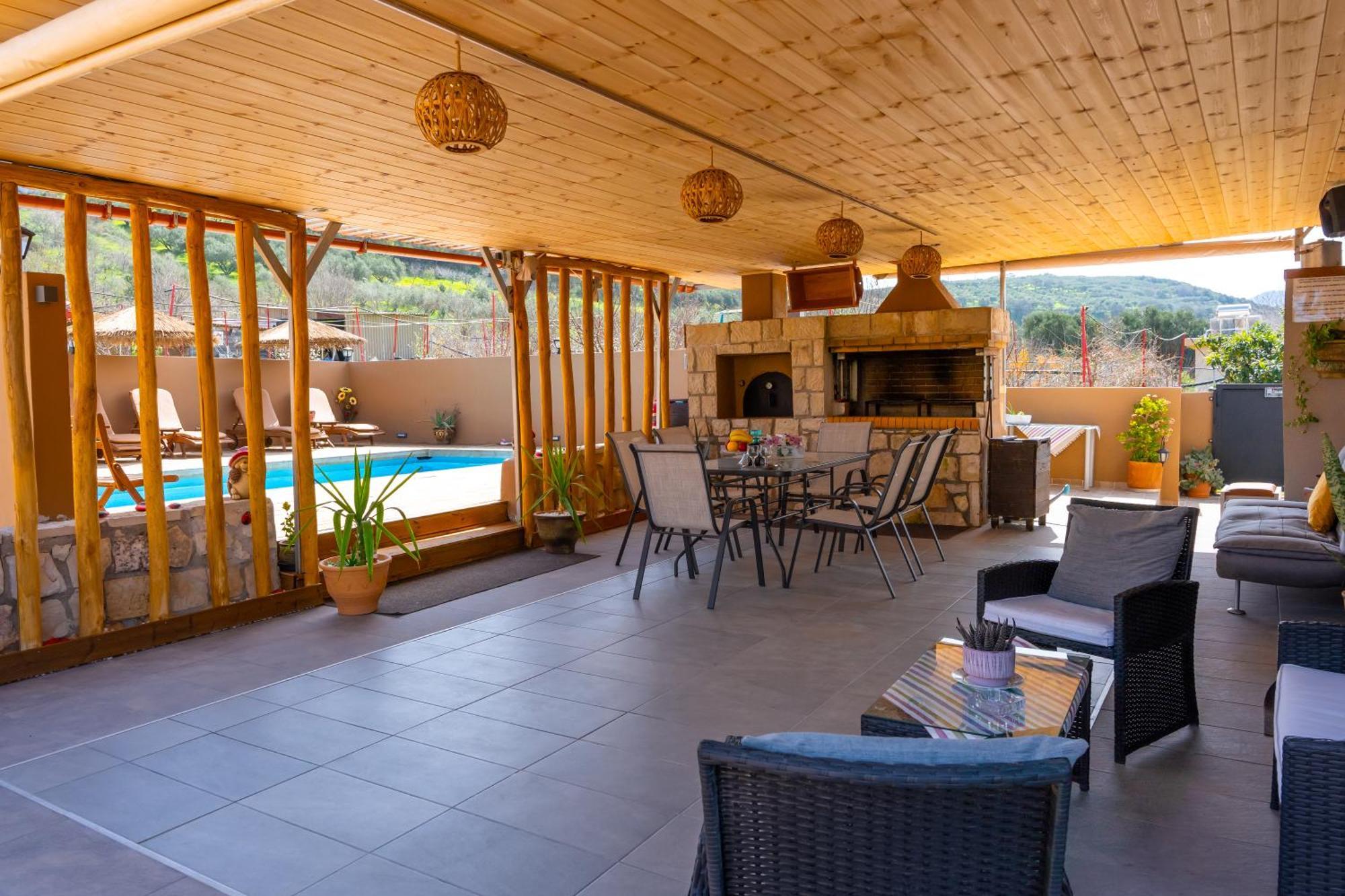 Countryhouse Villa With Pool & Private Parking 이라클리온 외부 사진