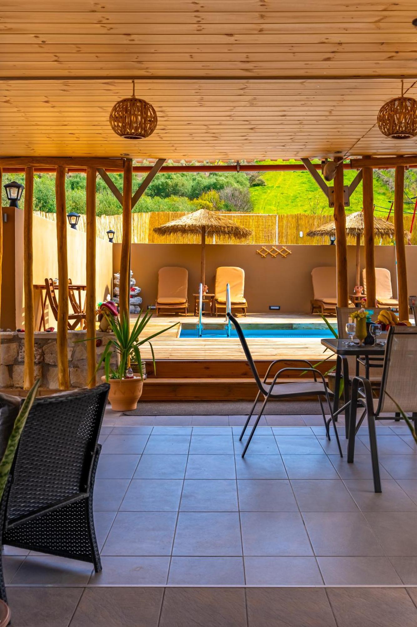 Countryhouse Villa With Pool & Private Parking 이라클리온 외부 사진